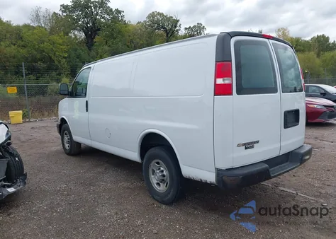 2017 Chevrolet Express 2500 Work Van z USA, uszkodzony, nr VIN 1GCWGAFF7H1189078